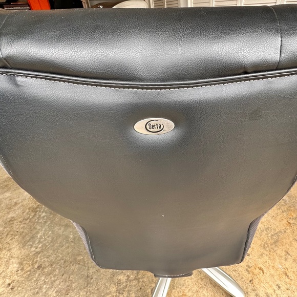 Serta Smart Layers Big and Tall Chair(Delivery and Pick Up in the Bay Area only) - Picture 6 of 6